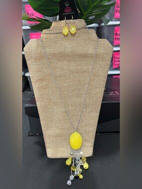 paparazzi Yellow Oval Pendant Necklace with Dangle Beads